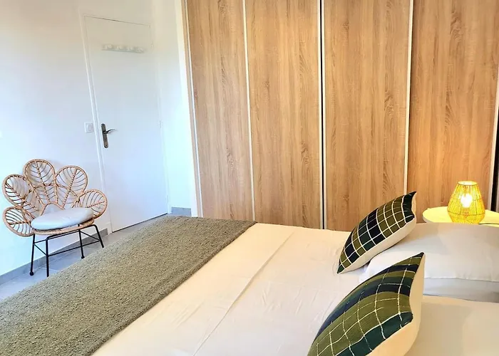 T2 Renove Jardin Et Parking * Hyères